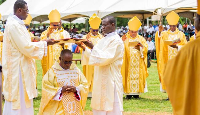 Rev. Msgr. John Opoku-Agyemang ordained and installed as new Bishop